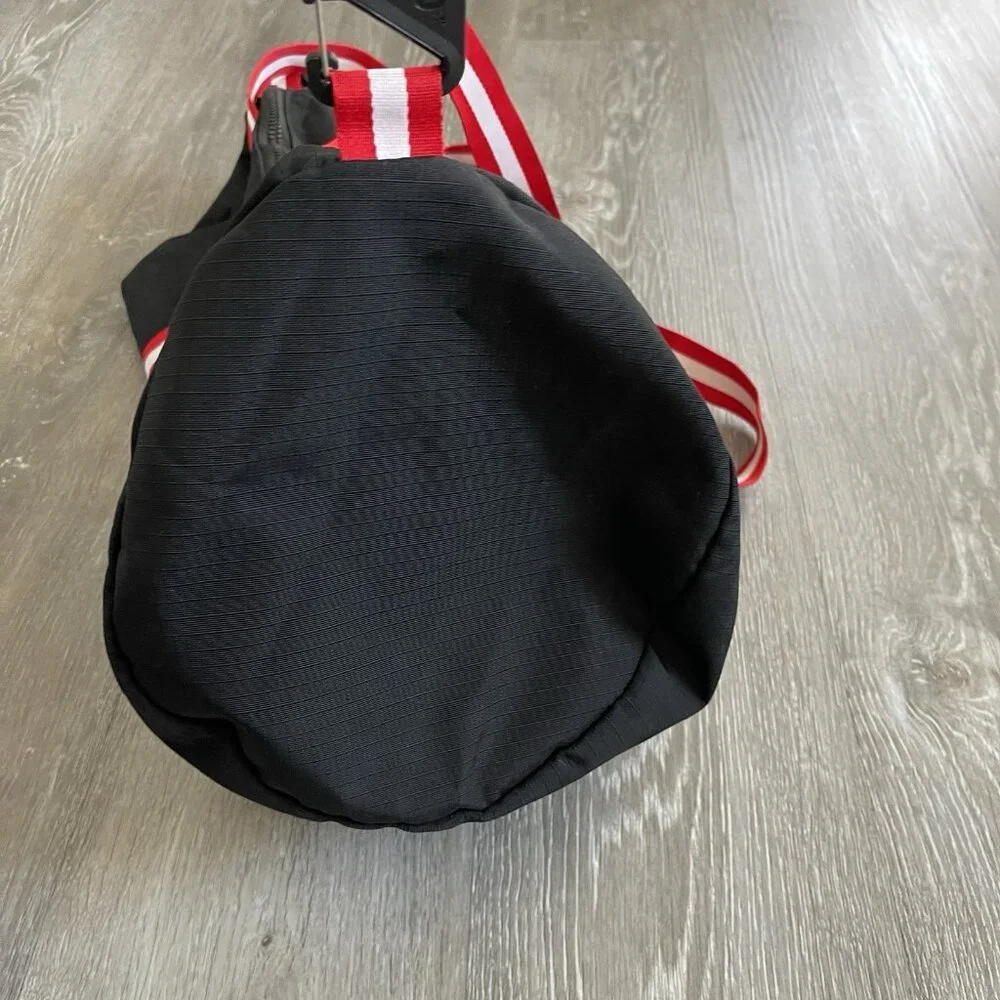 Nike Heritage Basketball Duffel Travel Bag Throwback Flight Black Red White